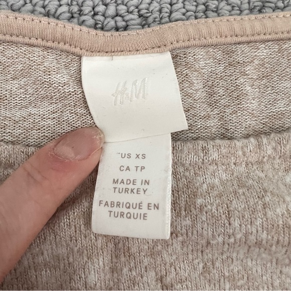 H&M Women’s Crew-Neck Sweater - Picture 2 of 3